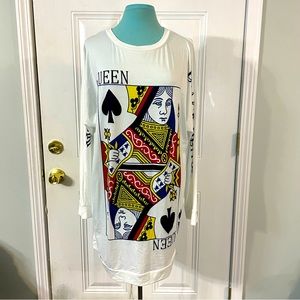 🏷 NWT Long sleeve T-shirt dress Queen of Spades card print